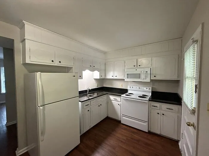 2 bed, 1.5 bath, $1,225 — Photo 4