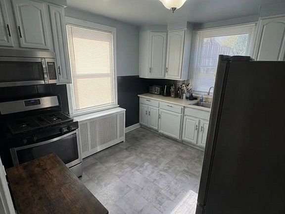 4th image of 6210 Erdrick St