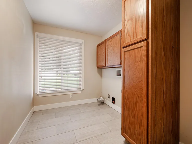 1844 E Southmoor Dr — Photo 10