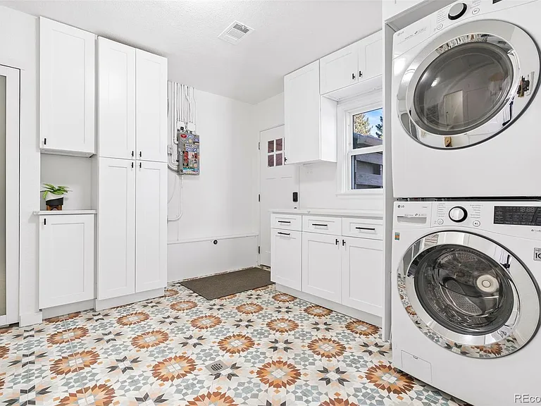 1600 Balsam St — Photo 19