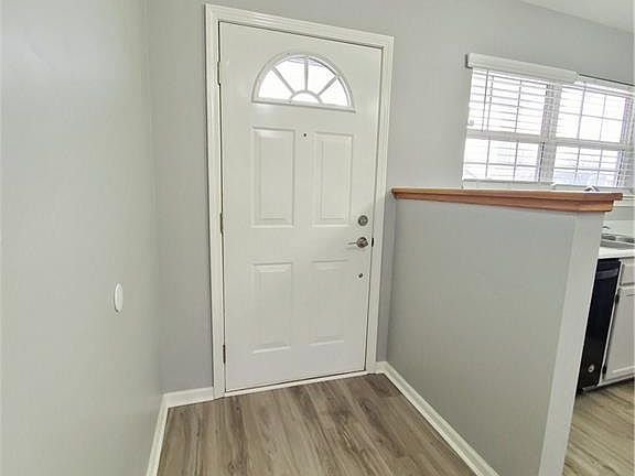 3rd image of 294 Glendale Ct
