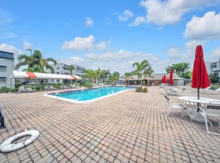 7807 Golf Circle Dr APT 105, Margate, FL 33063