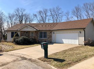 16 Sandi Cir, Dearborn, MO 64439