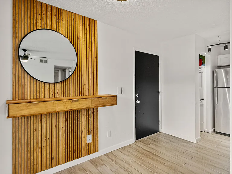 607 S Westland Ave #17 — Photo 5