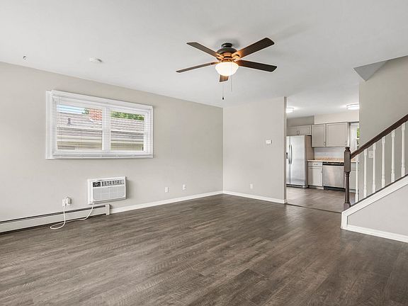 4th image of 307 Valorie Ln