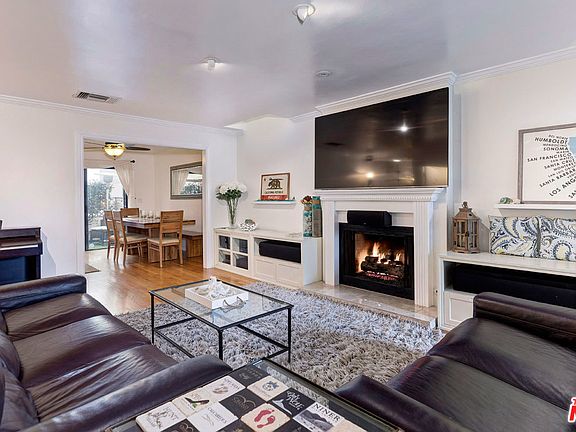 3rd image of 4057 La Salle Ave