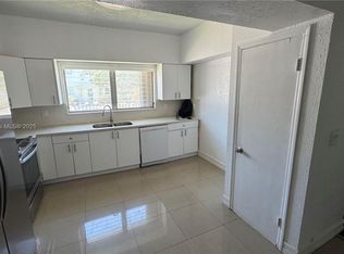 8140 Crespi Blvd, Miami Beach, FL 33141