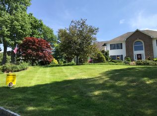 12 Highland Rd, Hackettstown, NJ 07840