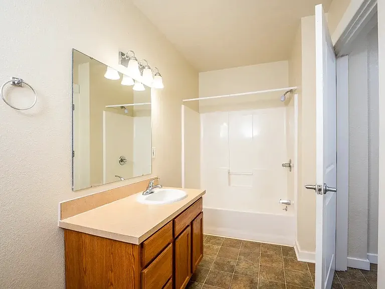 312 Court St — Photo 16