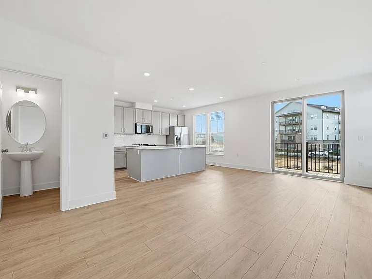 6912 Cosby Village Ter — Photo 10