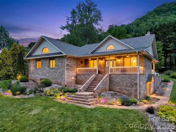 99 Mary Gray Dr, Clyde, NC 28721