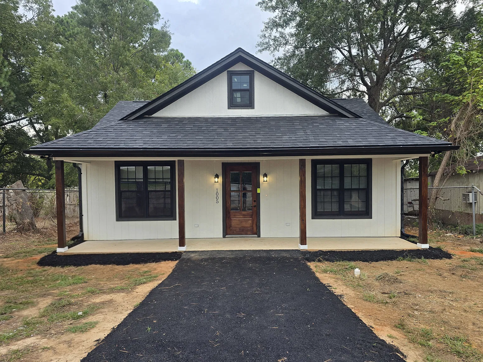 3 bed, 1308 sqft, $1,700 — Photo 1