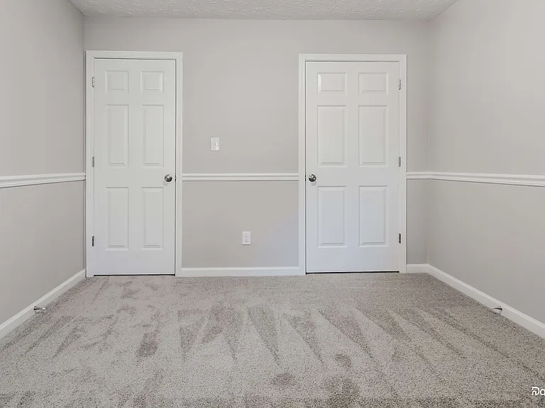 2323 Heatherton Cir — Photo 9