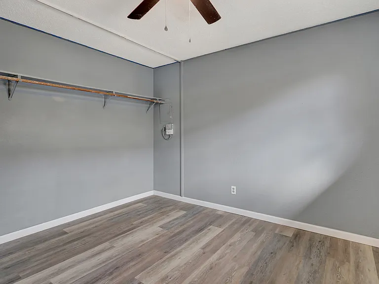 Greenbriar Apartments — Photo 12
