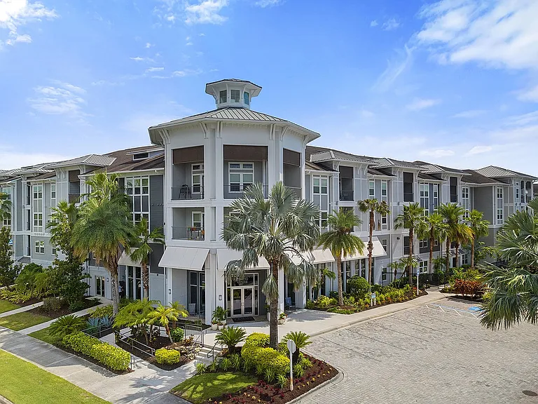 Venue at Lakewood Ranch — Photo 38