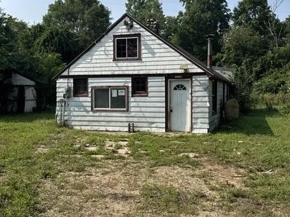 1909 Perrine Rd, Rives Junction, MI 49277