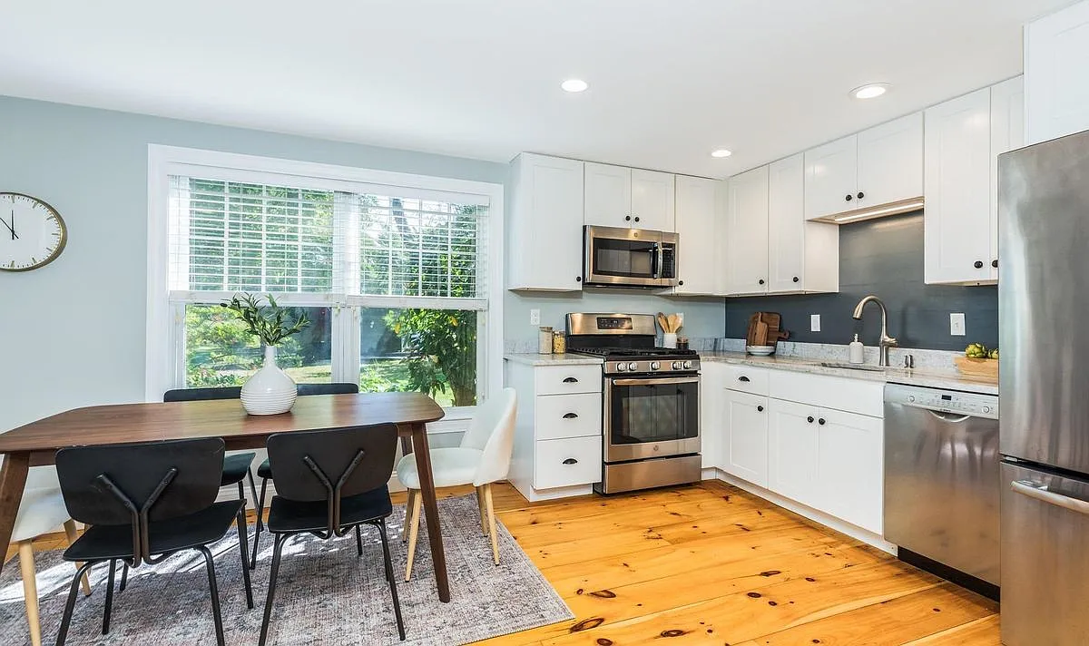 1 bed, 1.0 bath, 700 sqft, $2,350 — Photo 4