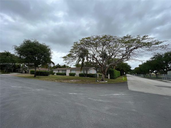 7405 SW 127th St, Pinecrest, FL 33156