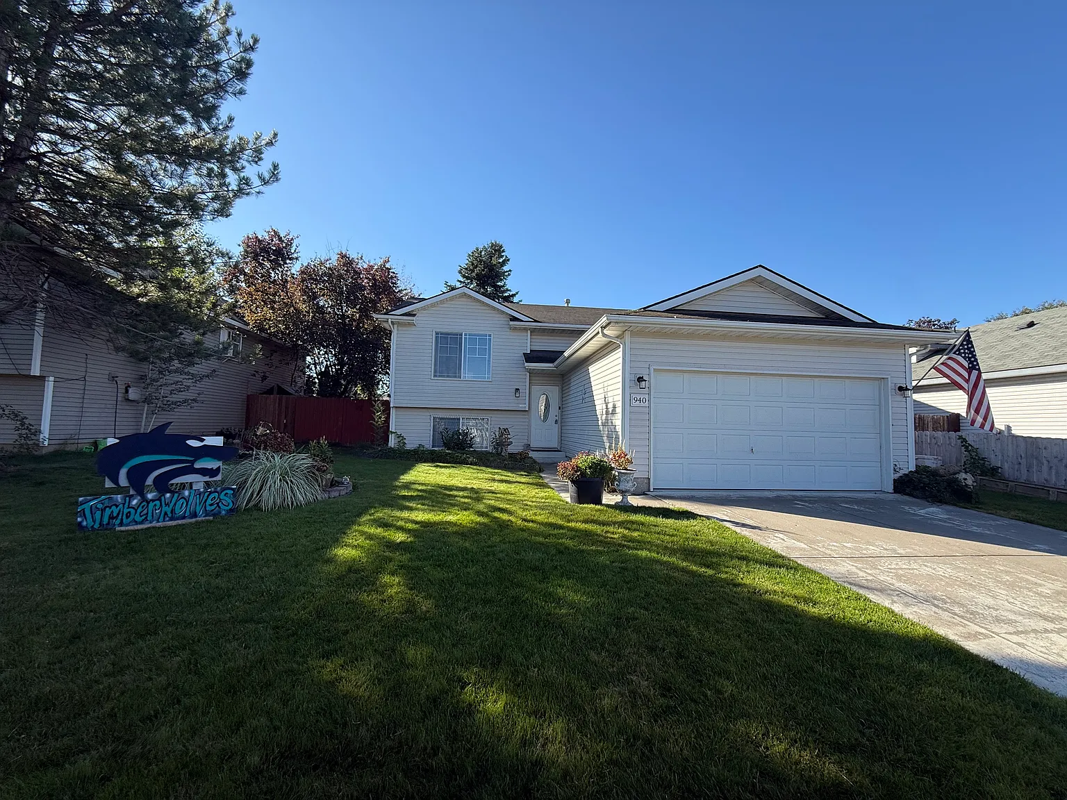 940 W Harvest Moon Ave — Photo 2