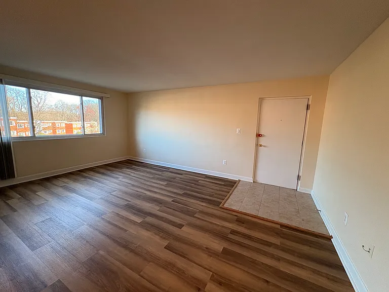 3823 Hamilton St #204 — Photo 4