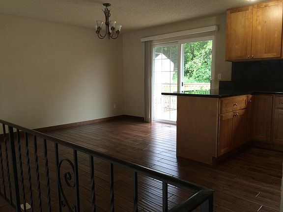 4th image of 1452 Vista Dr