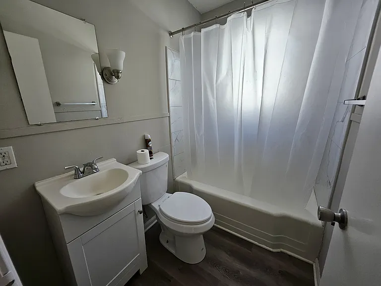 1627 N Gladstone Ave #1629 — Photo 7