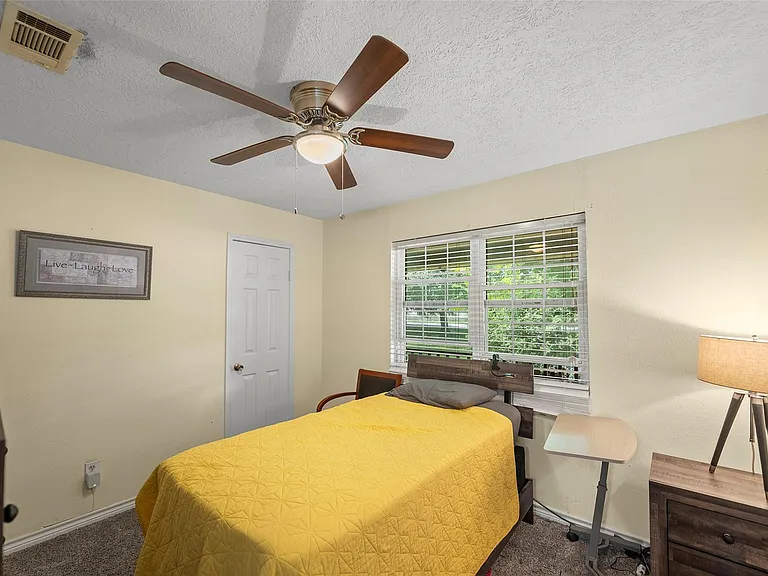 18718 Vickers Rd — Photo 17