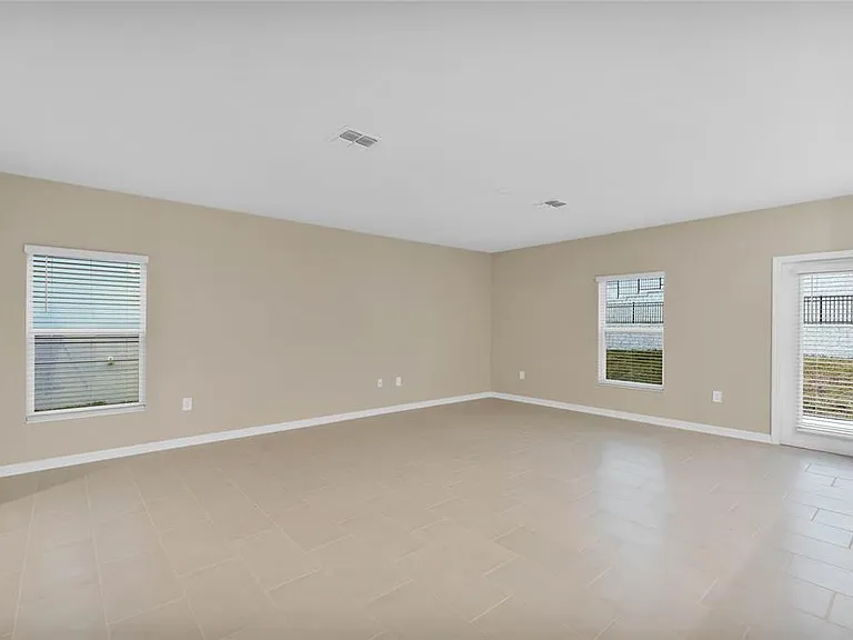 2840 Muller Oak Loop — Photo 8