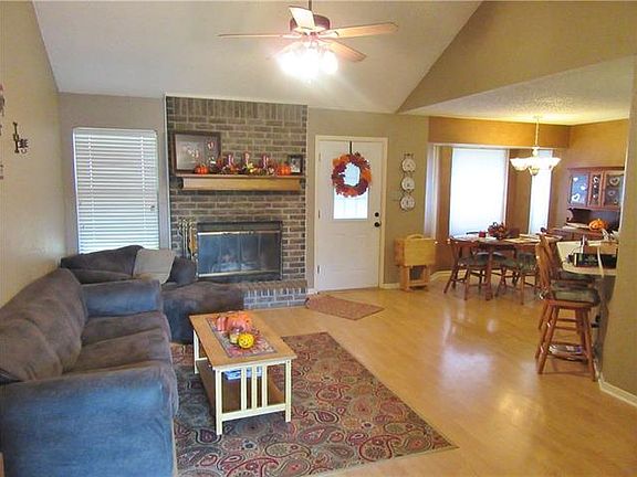 2nd image of 1550 Seamans Way