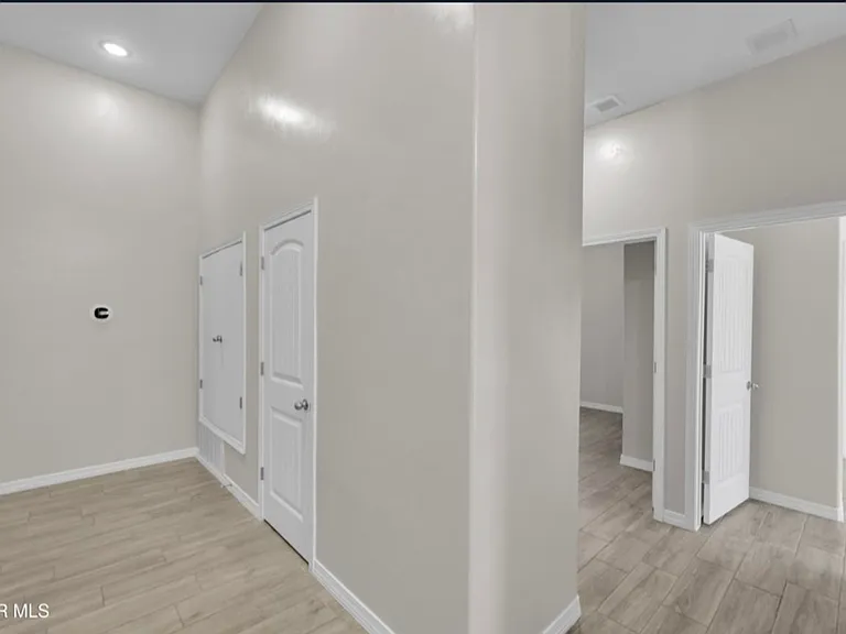 13729 Lago Vista Ave — Photo 40