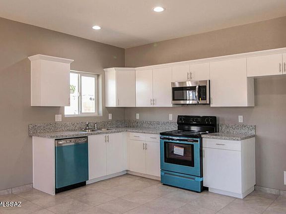 2nd image of 2960 N Palo Verde Ave