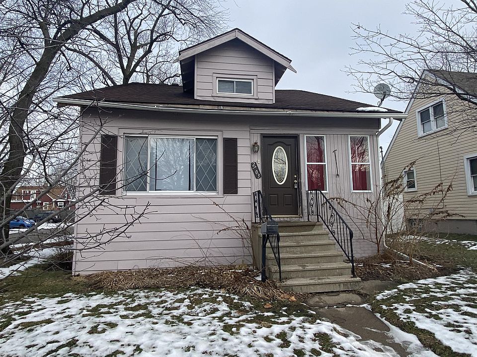 1st image of 2703 162nd Pl