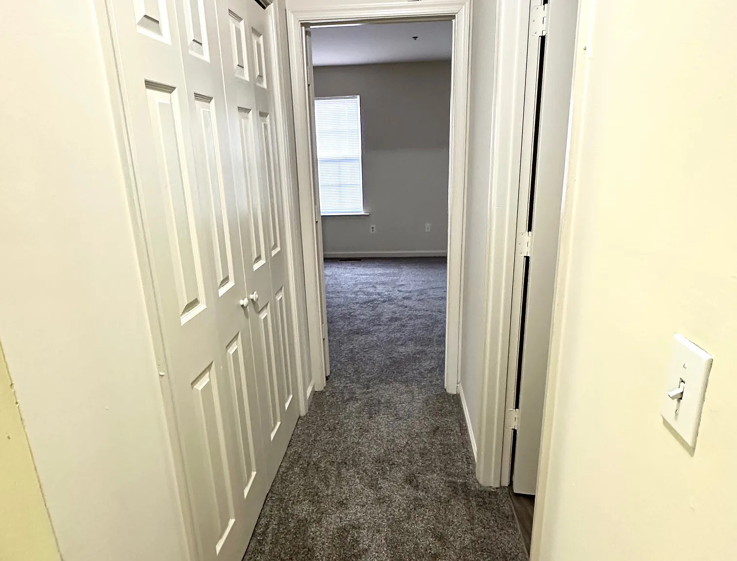3 bed, 1.5 bath, 1200 sqft, $1,650 — Photo 3