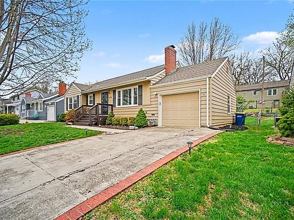 3rd image of 5630 Beverly Ln