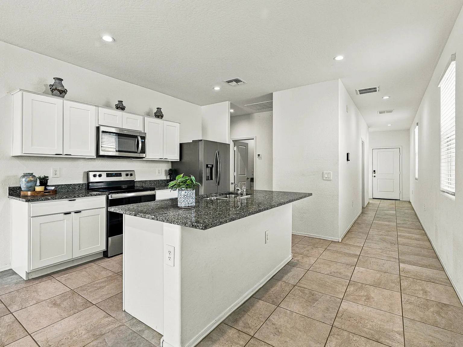 3 bed, 1526 sqft, $1,850 — Photo 3