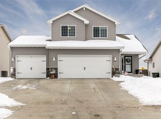 8704 Aldridge Dr SW, Cedar Rapids, IA 52404