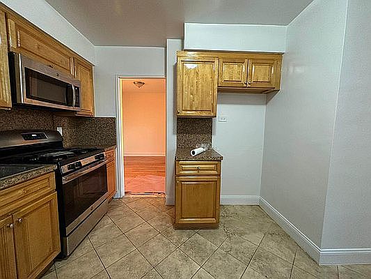 5th image of 16215 Highland Ave APT 3E