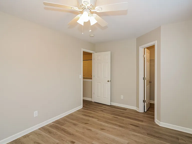 2145 Erin Ln — Photo 12