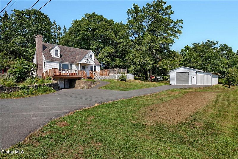 3rd image of 16 Pine Avenue