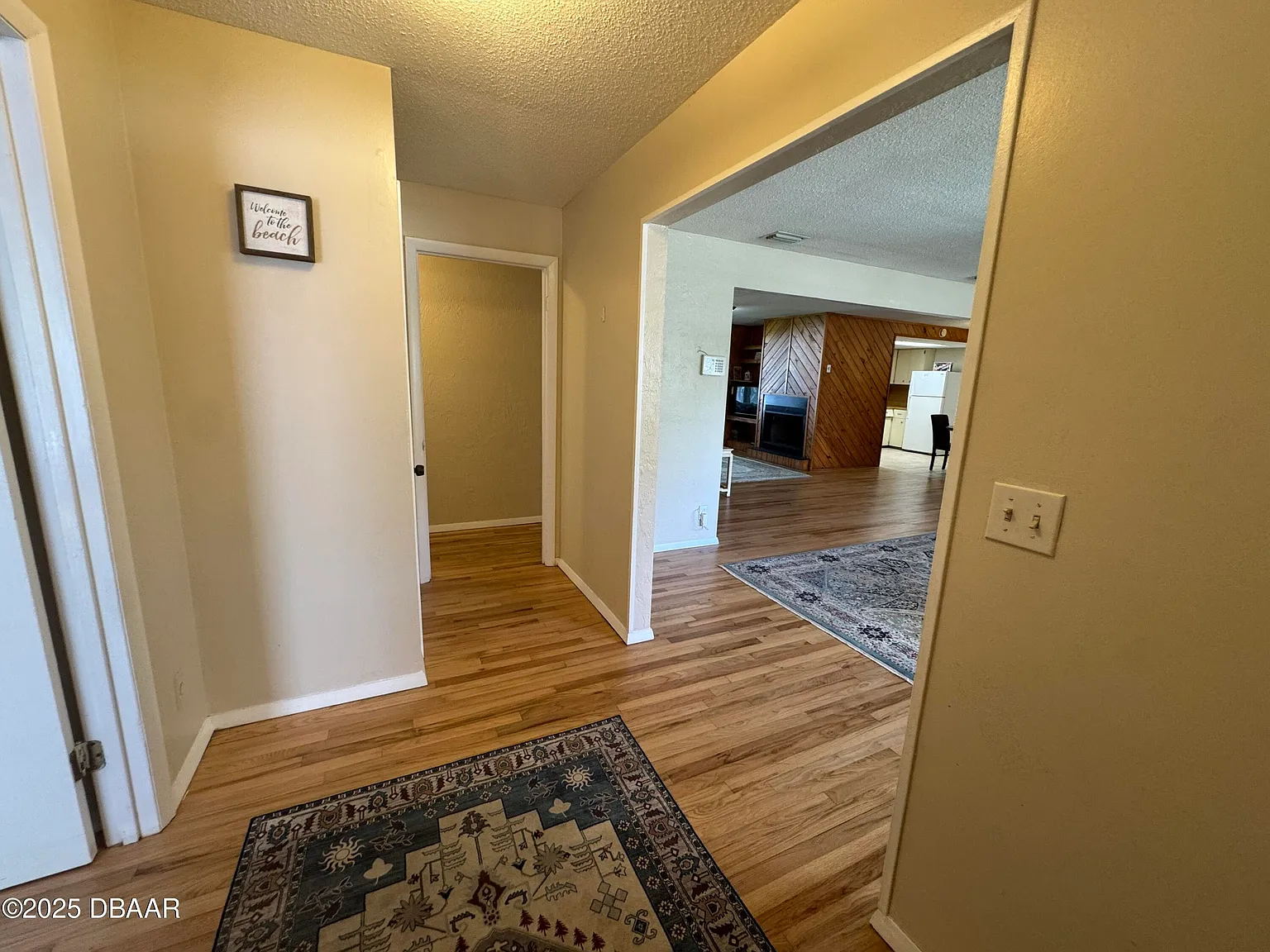 3 bed, 2.0 bath, 2295 sqft, $2,100 — Photo 3