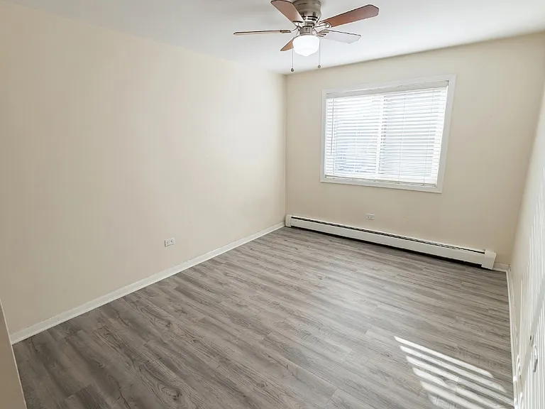 5686 N Elston Ave — Photo 8