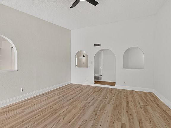 5th image of 2938 Churchill Way