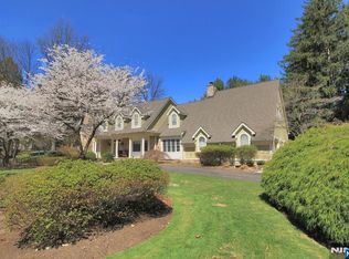 855 Old Mill Rd, Franklin Lakes, NJ 07417