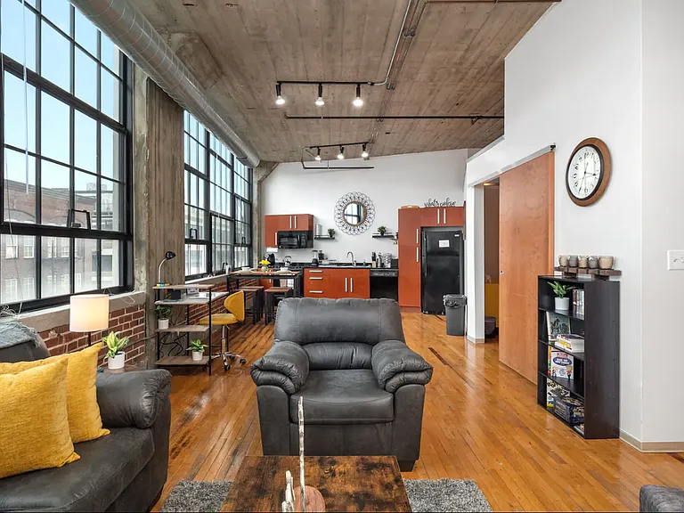 Adler Annex — Photo 44