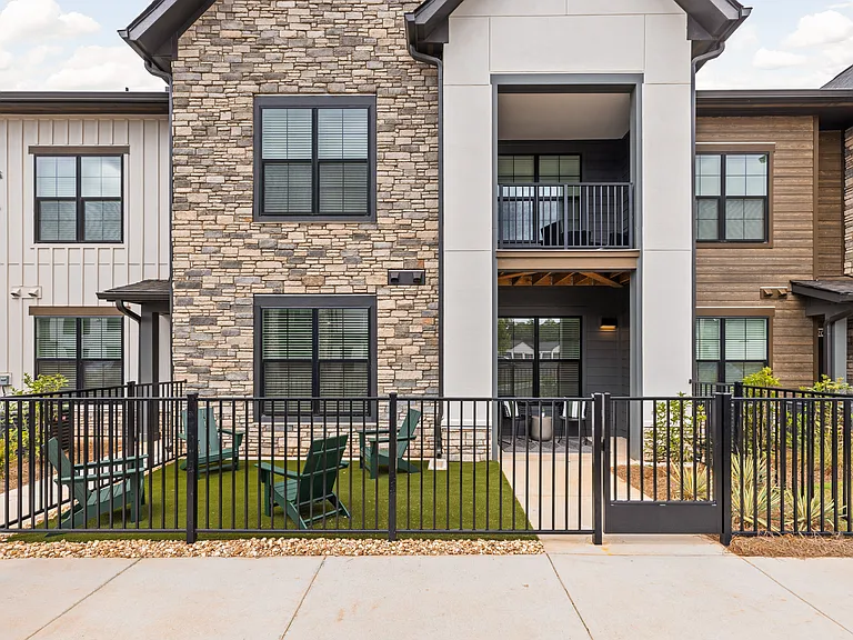 The Levi Luxury Apartments — Photo 12