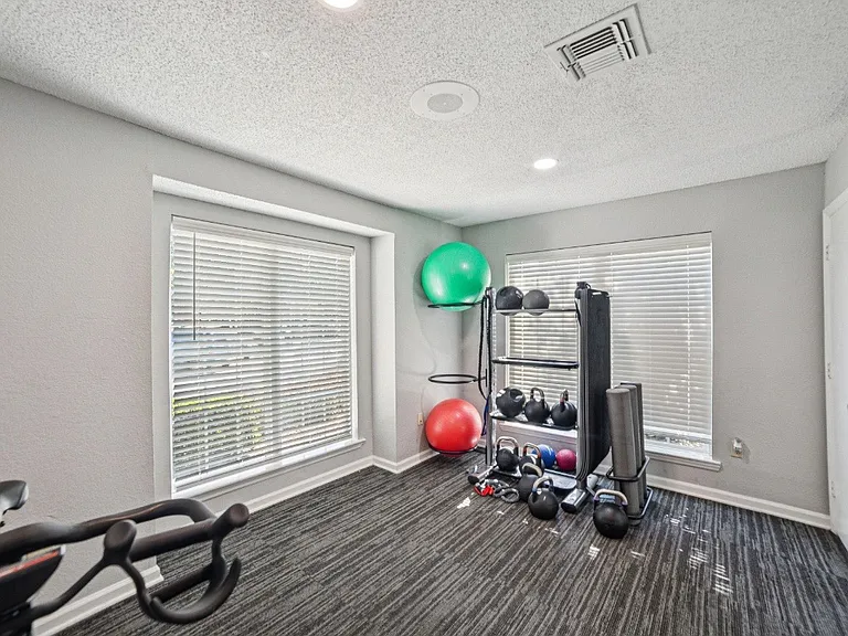 Willow Ridge Apartments — Photo 7