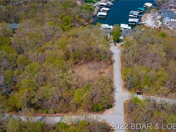 4th image of 324 Oak Dr