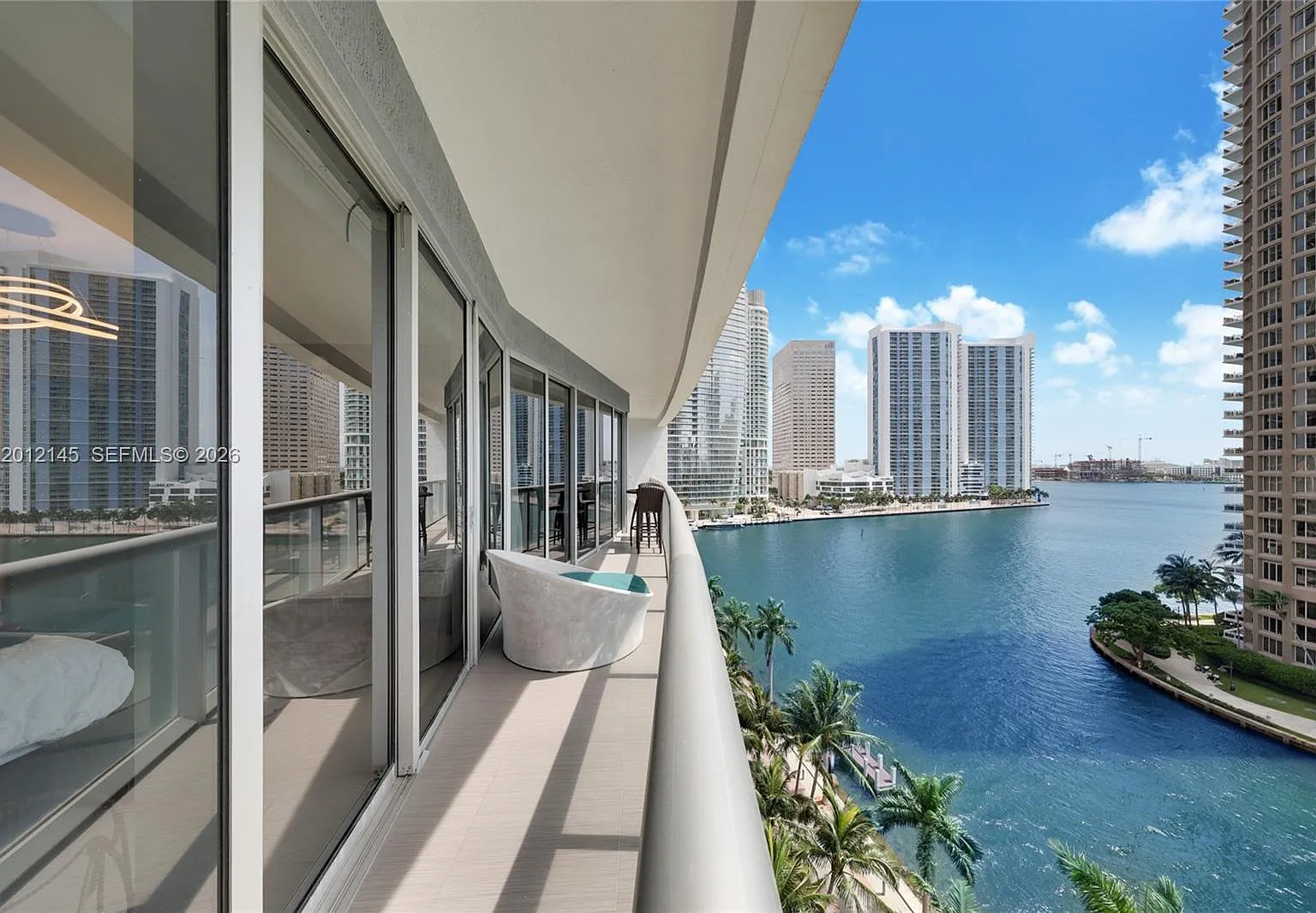 Icon Brickell Condo No 1 — Photo 2