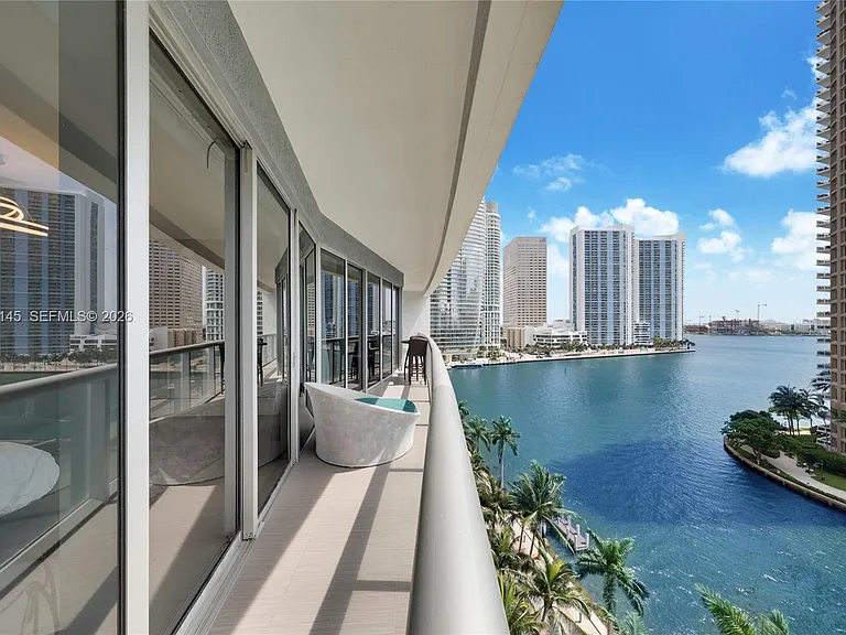 465 Brickell Ave #1019 — Photo 2