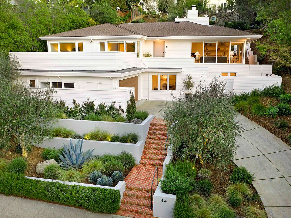 1st image of 44 La Salle Ave